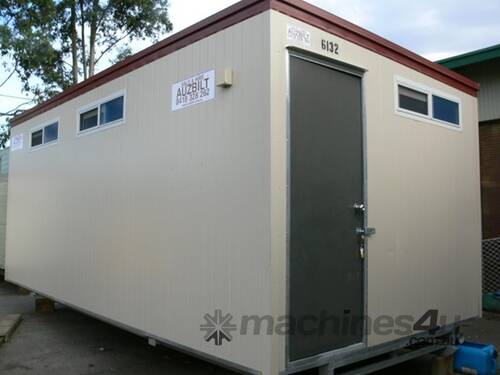 E I Group Portables 6 Pan Toilet, For Hire