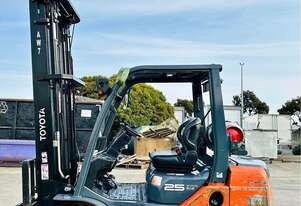 2011 TOYOTA 2.5T 32-8FG25 FORKLIFT 8 SERIES DELUXE 6.5M LIFT