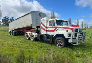 International SF2670 Cab chassis Truck