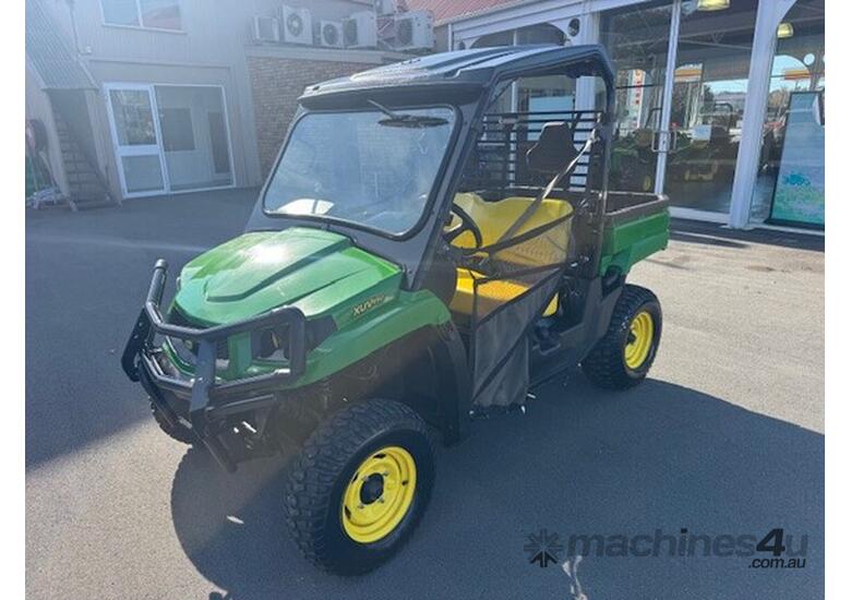 caption 2015 John Deere XUV 550 GREEN Atvs Gators