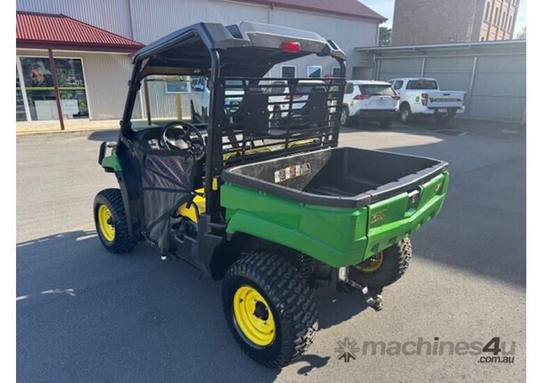 caption 2015 John Deere XUV 550 GREEN Atvs Gators