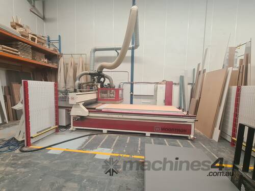 caption Woodtron W2712 Advance