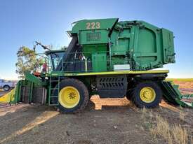 2011(circa) John Deere 7760 Cotton Picker (UNIT 223) - picture2' - Click to enlarge