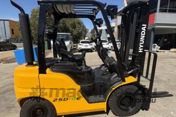 Hyundai 25 Tonne Diesel Forklift