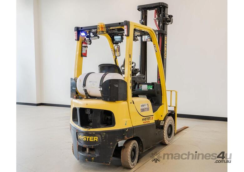 caption HYSTER H1.8FT Counterbalance Forklfit