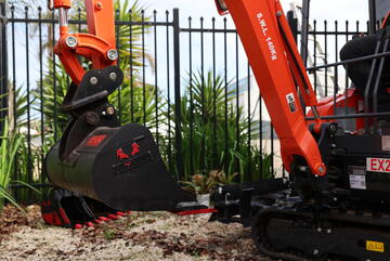 RAMRADE Mud Bucket (1-2T Kubota Hitch Only) - Ask About Our Packaged Deal