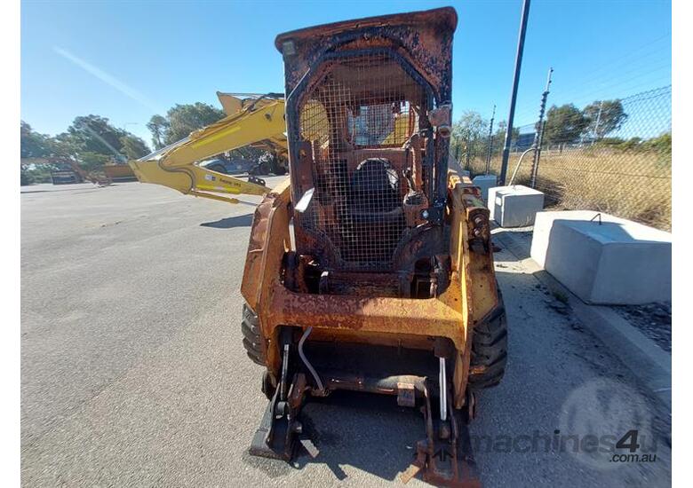 caption Caterpillar 226d Skid Steer