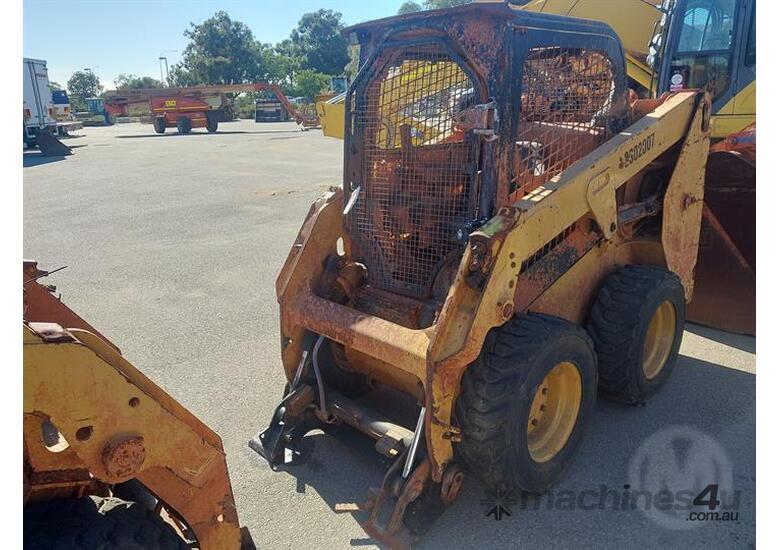 caption Caterpillar 226d Skid Steer