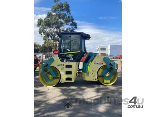 caption 2012 Ammann AV70X