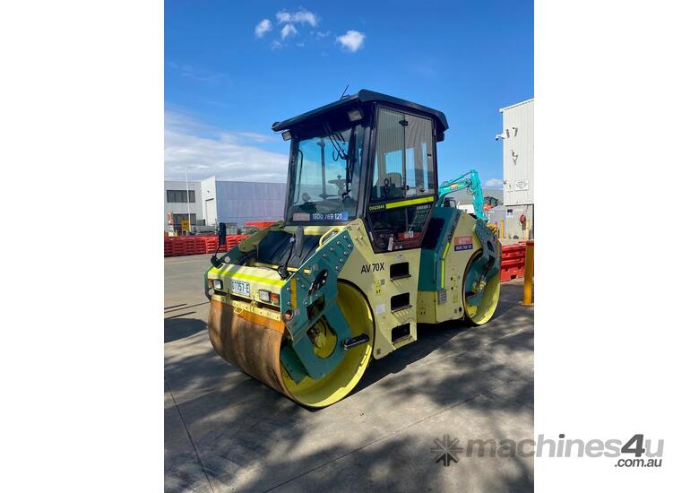 caption 2012 Ammann AV70X