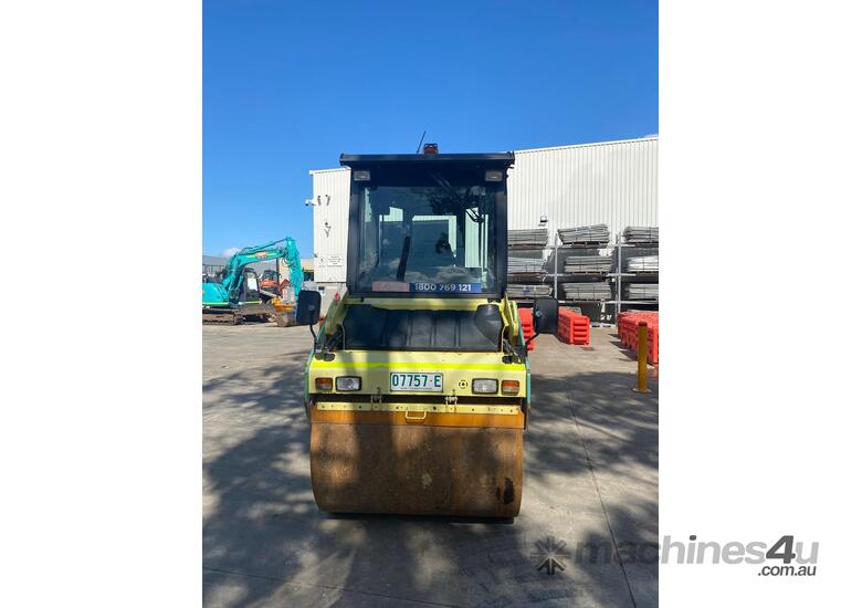 caption 2012 Ammann AV70X