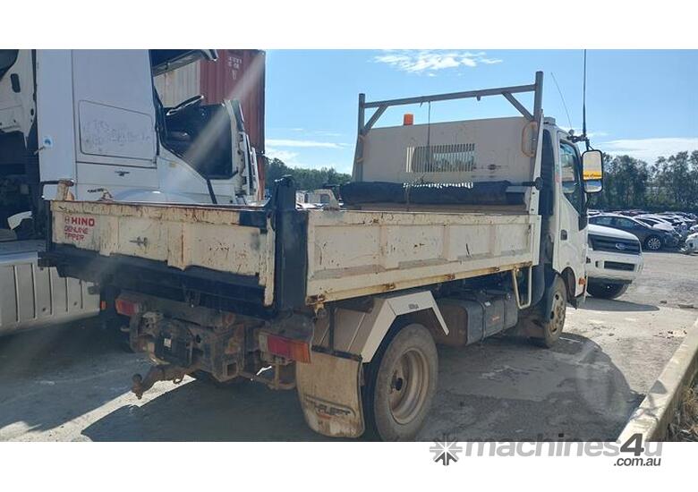caption Hino 616