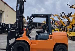 Toyota 4 ton   foklift