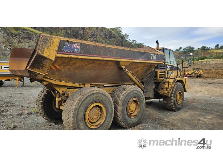 2002 Caterpillar 730