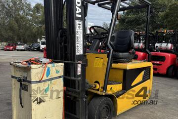 F1199 Hyundai 1650 Tonne Container Mast forklift
