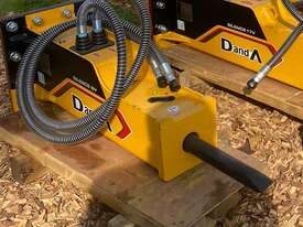 2024 DandA 8V  - picture3' - Click to enlarge