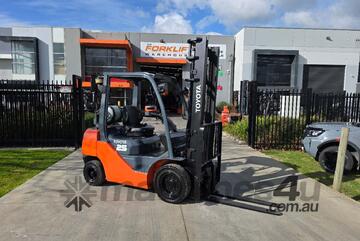 Toyota Forklift 2.5T with Sideshift (Unit#:AU364)