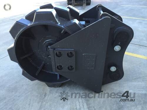 caption BETTA BILT BUCKETS 20 TONNE COMPACTION WHEEL