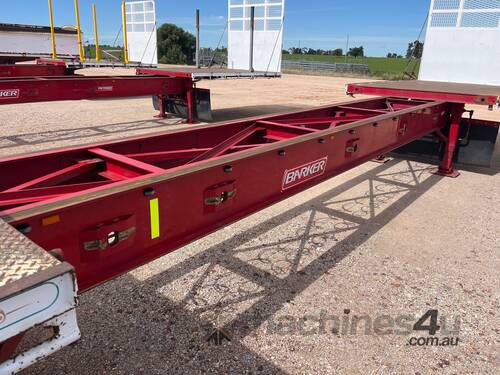 2009 Barker Heavy Duty Tri Axle Tri Axle Extendable Flat Top