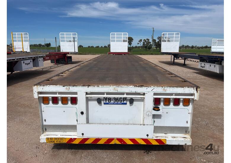 2009 Barker Heavy Duty Tri Axle Tri Axle Extendable Flat Top