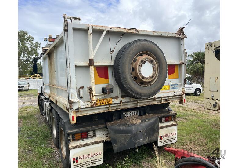 2014 Iveco Powerstar 7200 Tip Truck