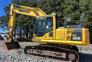 Komatsu 2017   Pc200-8