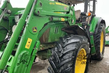 2017 John Deere 6110M Tractor / Loader