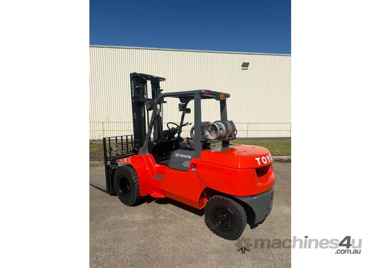 2010 TOYOTA 4T 02-7FG40 DUAL WHEEL LPG FORKLIFT FORK POSITIONER WIDE CARRIAGE