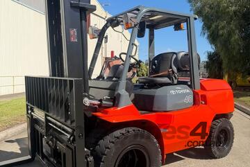 2010 TOYOTA 4T 02-7FG40 DUAL WHEEL LPG FORKLIFT FORK POSITIONER WIDE CARRIAGE