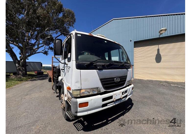 2007 NISSAN UD RIDGID CRANE TRUCK
