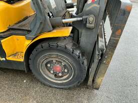 2009 Komatsu FG50AT-7 2 Stage Forklift Truck - picture2' - Click to enlarge