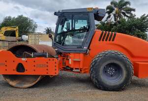 Hamm   3520 smooth drum roller