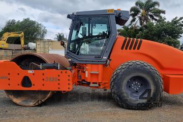 Hamm   3520 smooth drum roller