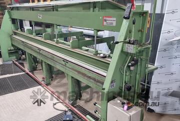 Folding machine