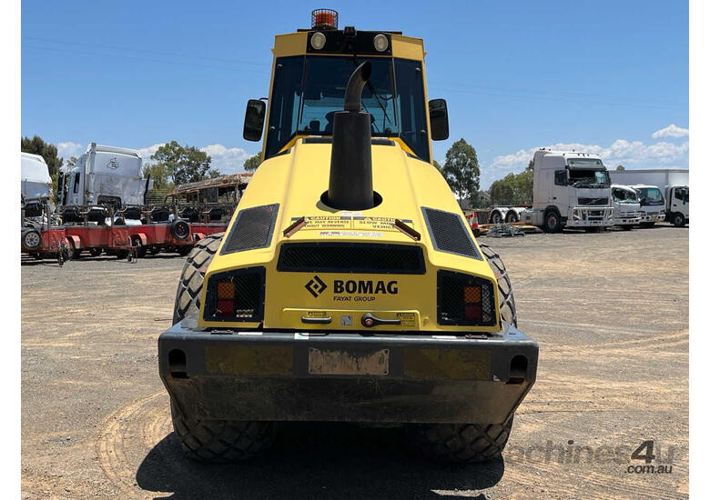 2015 Bomag BW211D-4 Articulated Smooth Drum Roller