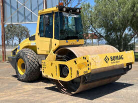 2015 Bomag BW211D-4 Articulated Smooth Drum Roller - picture1' - Click to enlarge