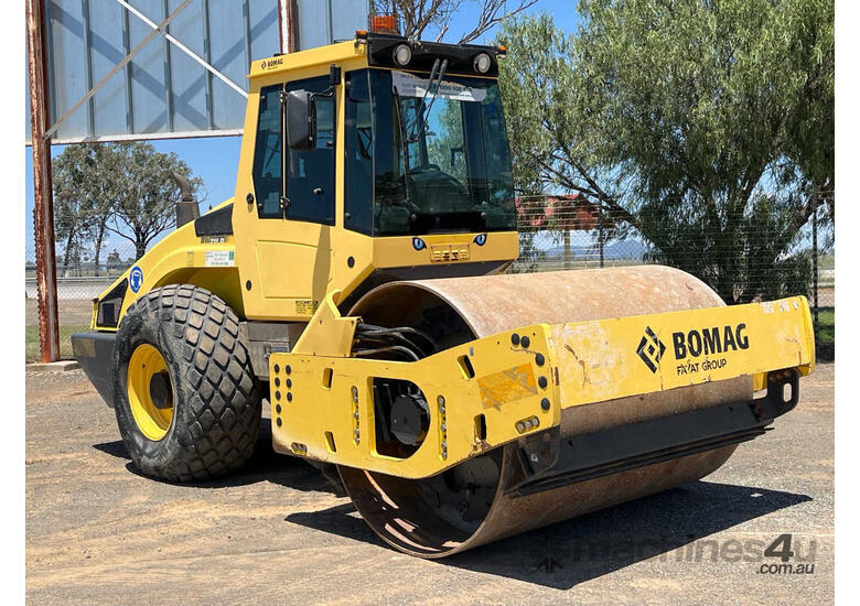 2015 Bomag BW211D-4 Articulated Smooth Drum Roller