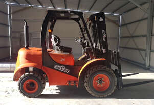 2.5 Tonne All-Terrain Diesel Forklift (Container Mast + Sideshift)Ide