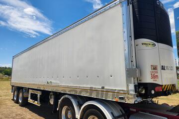 Vawdrey VBS2 14.2m (46.5) Bogie Axle Refrigerated Pantech Semi Trailer. Ex Woolworths.