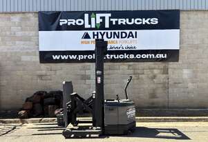 Crown Walkie Reach 1.5T 3810mm 2 Stage Refurbished