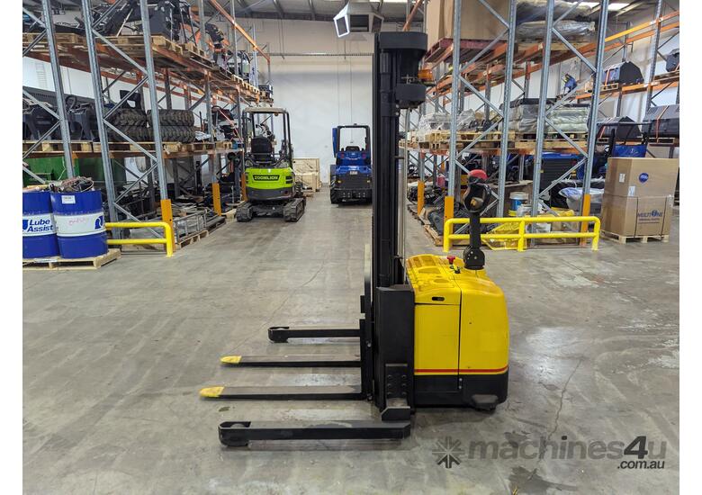 Liftstar WS96-16 Walki Stacker image 2