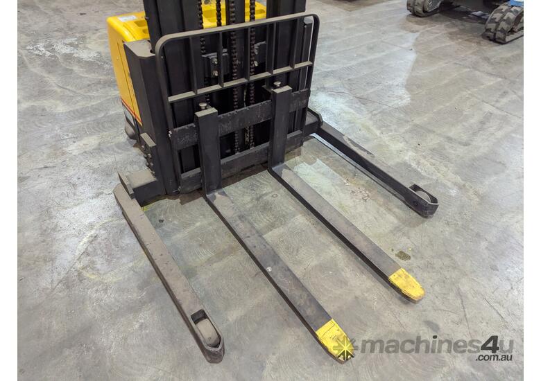 Liftstar WS96-16 Walki Stacker image 9