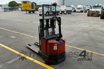 2007 BT SWE160D Electric Pallet Jack
