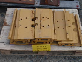 1023587 Caterpillar 939 Track Shoes - New - picture0' - Click to enlarge