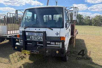 Isuzu   Tabletop truck