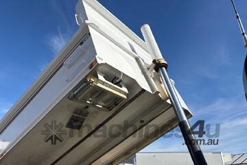 2022 UD PK 18 280 Croner Day Tipper