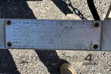 2010 Lite Tow Trailers Dual Axle Plant trailer