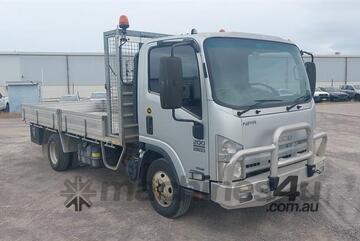 Isuzu   NPR 200