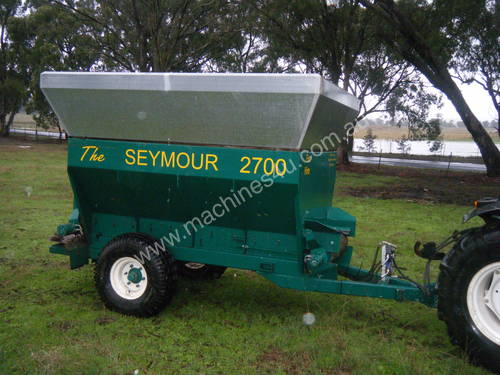 Seymour 2700 Poultry Manure Spreader