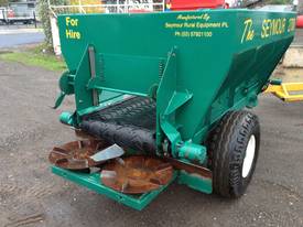 Seymour 2700 Poultry Manure Spreader - picture1' - Click to enlarge